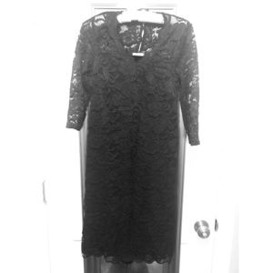 Black lace bodycon maternity dress